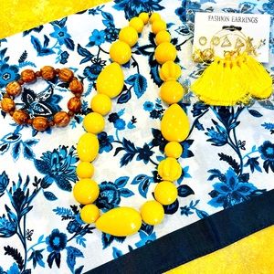 Fashion Set Two Vintage Pieces: Chunky Beaded Necklace & Bracelet & New Earrings